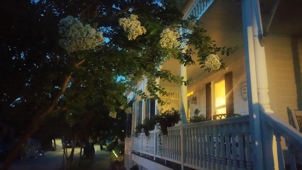 Pecan Tree Inn Beaufort Екстериор снимка