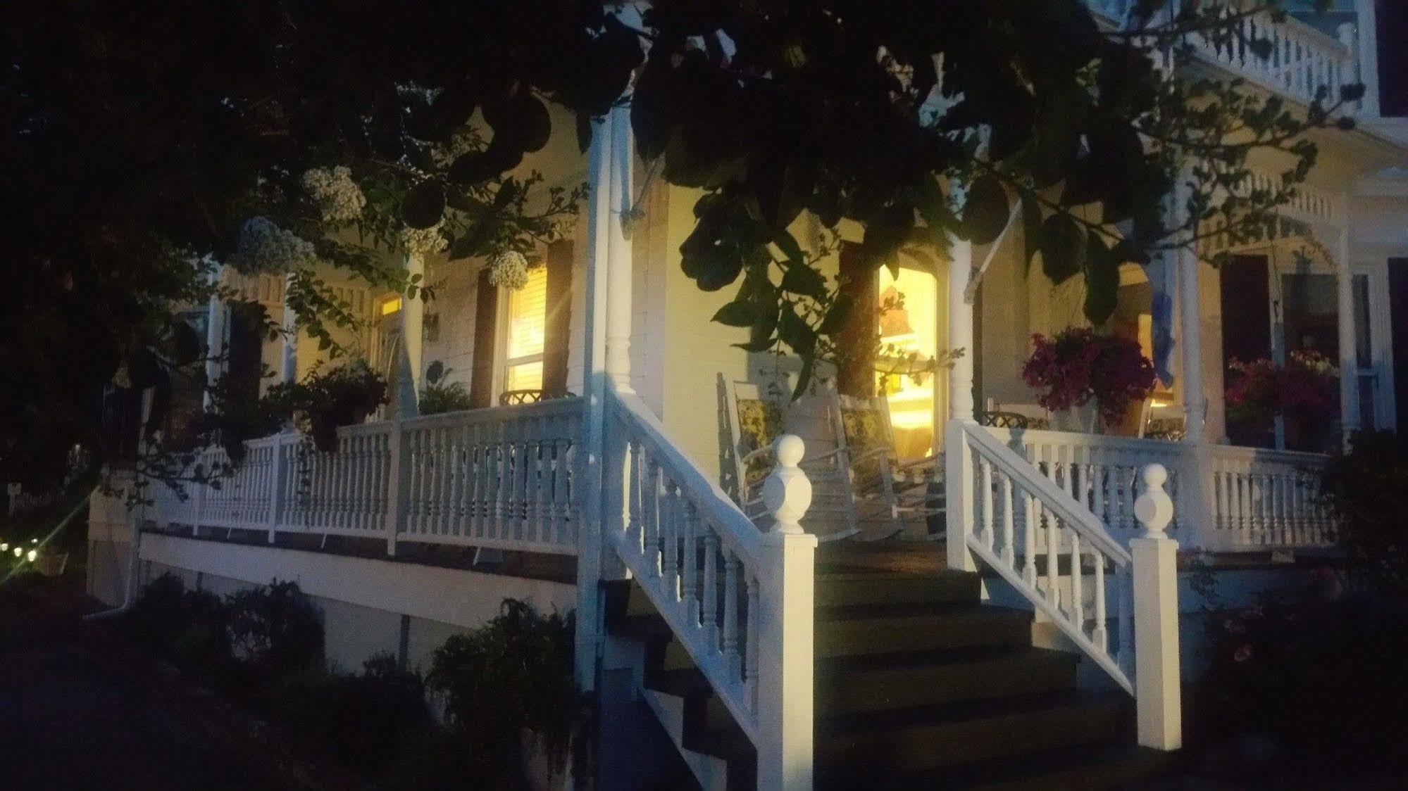 Pecan Tree Inn Beaufort Екстериор снимка