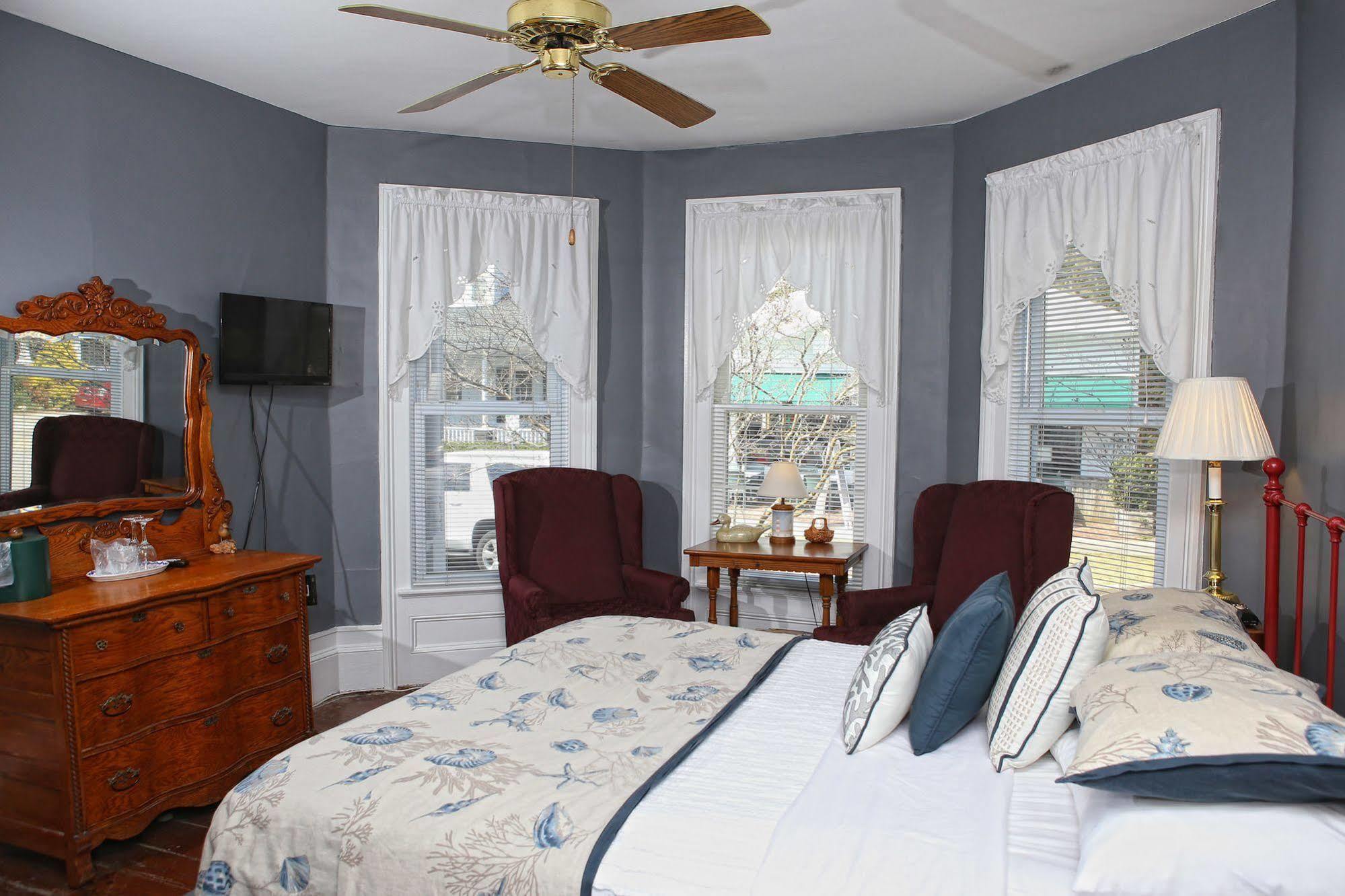 Pecan Tree Inn Beaufort Екстериор снимка