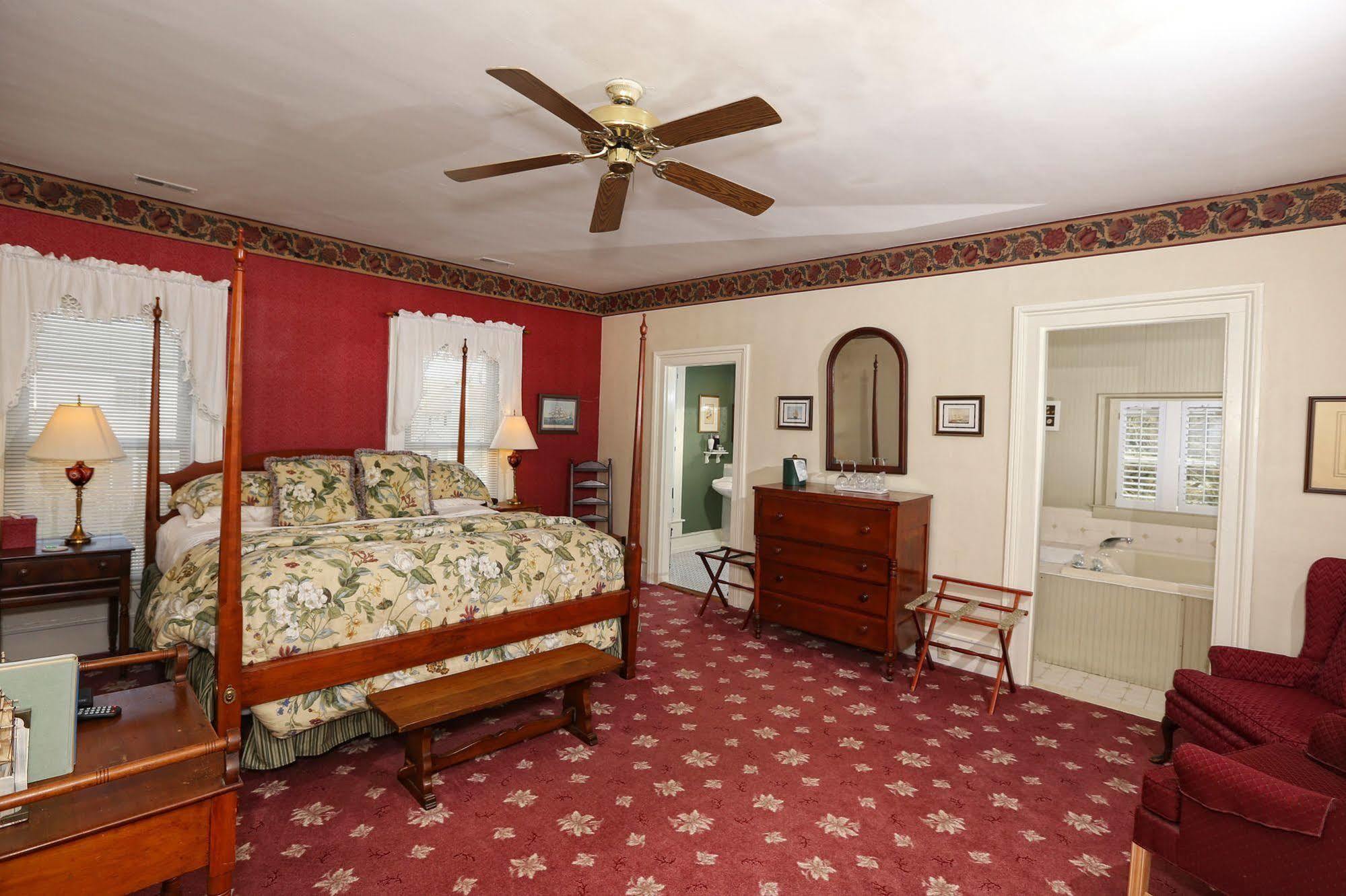 Pecan Tree Inn Beaufort Екстериор снимка
