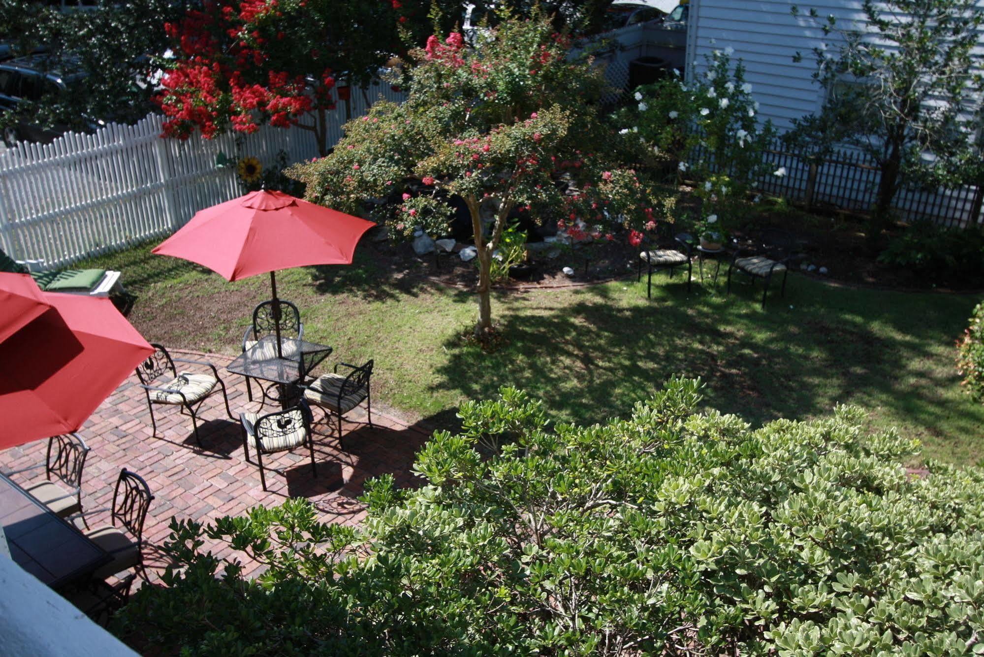 Pecan Tree Inn Beaufort Екстериор снимка