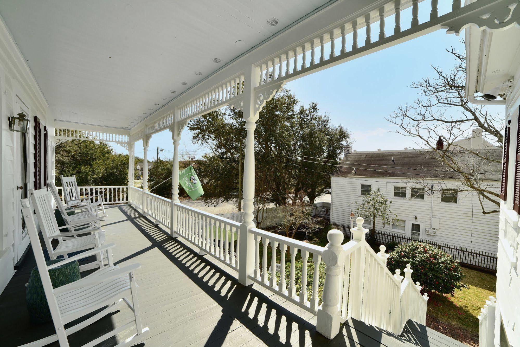 Pecan Tree Inn Beaufort Екстериор снимка