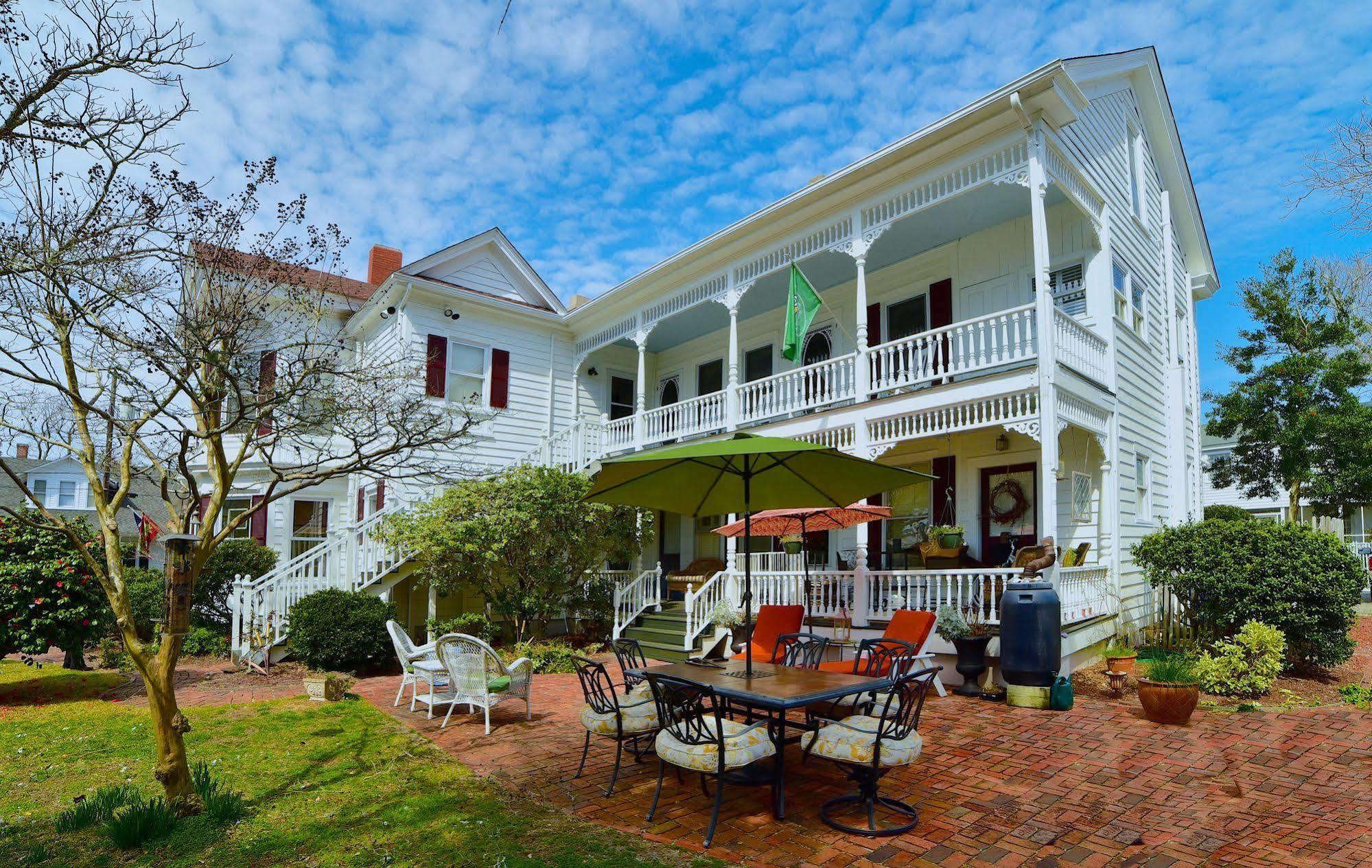 Pecan Tree Inn Beaufort Екстериор снимка