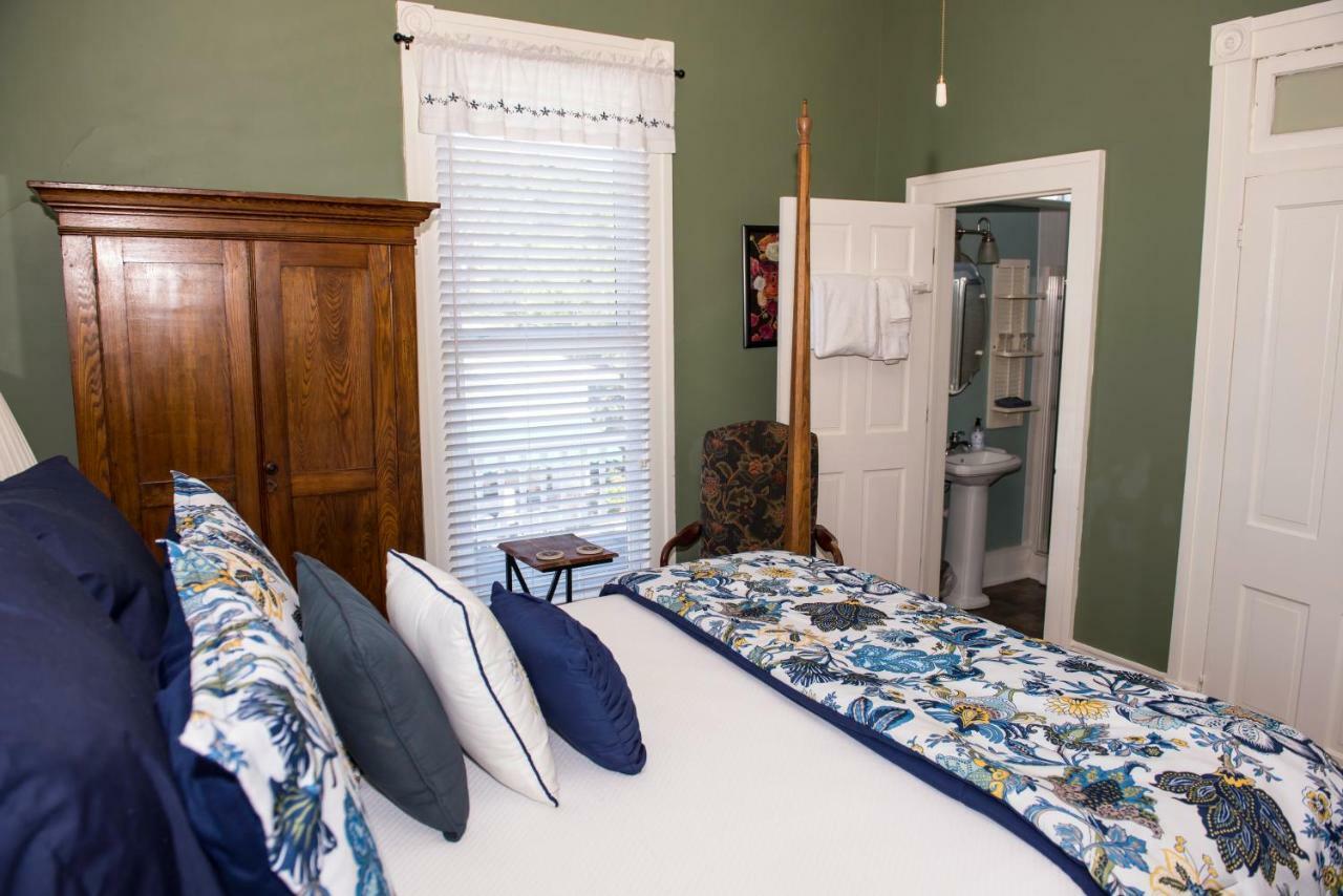 Pecan Tree Inn Beaufort Екстериор снимка