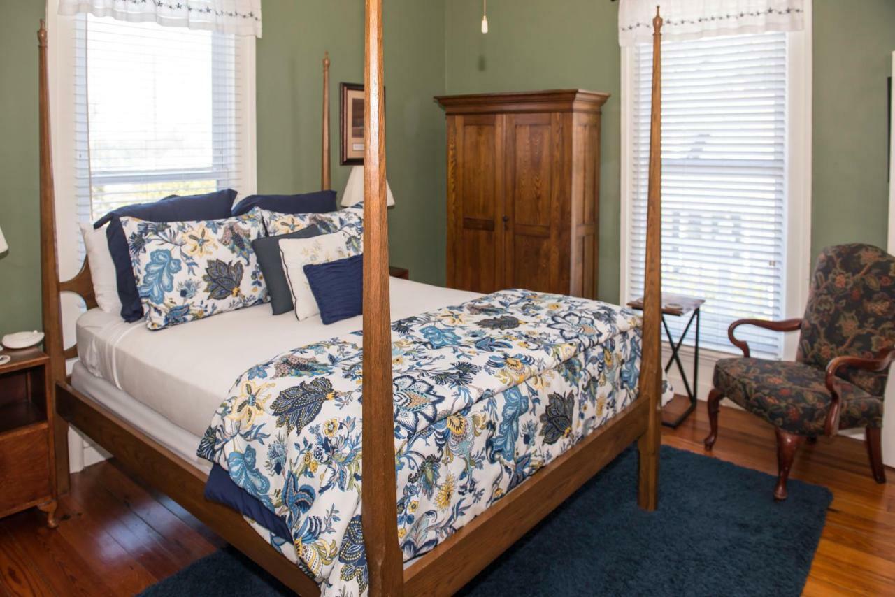 Pecan Tree Inn Beaufort Екстериор снимка