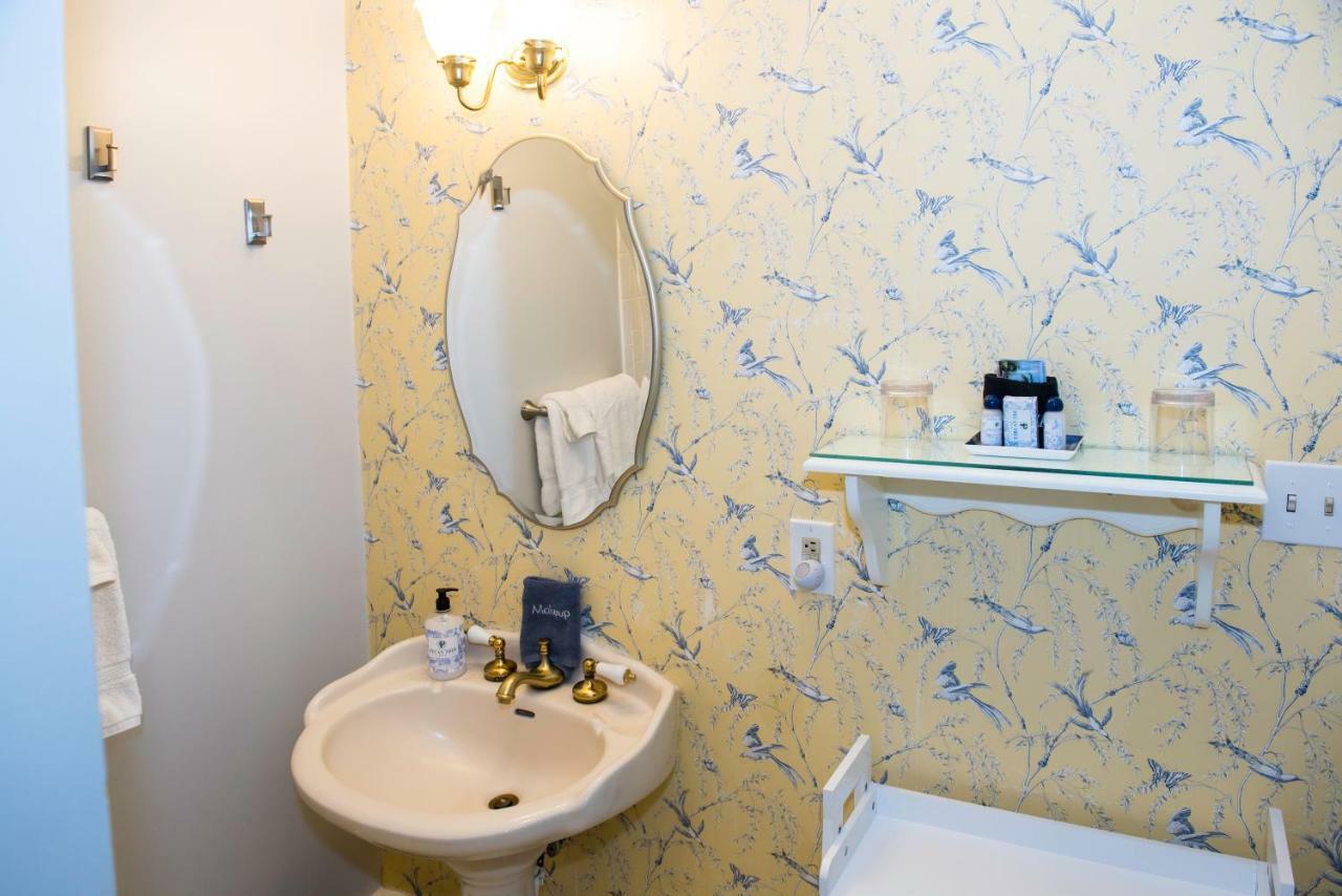Pecan Tree Inn Beaufort Екстериор снимка
