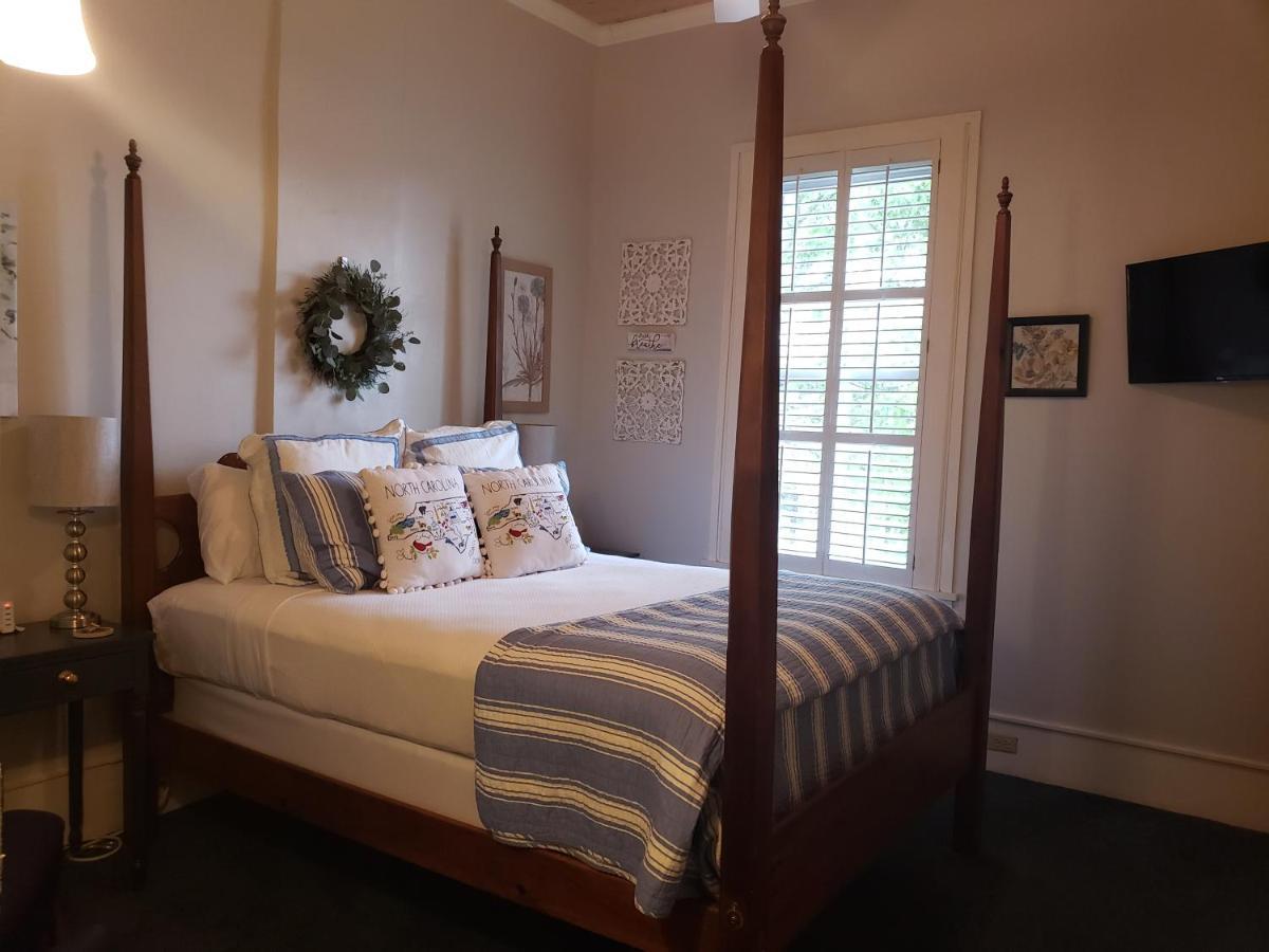 Pecan Tree Inn Beaufort Екстериор снимка